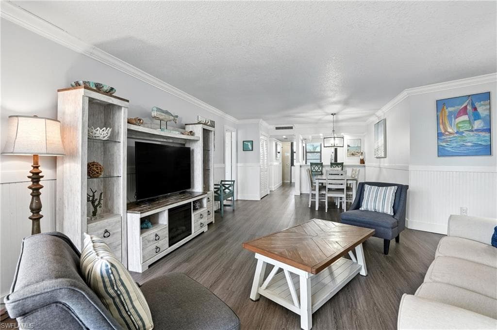 440 Seaview CT # 201, MARCO ISLAND FL 34145-6