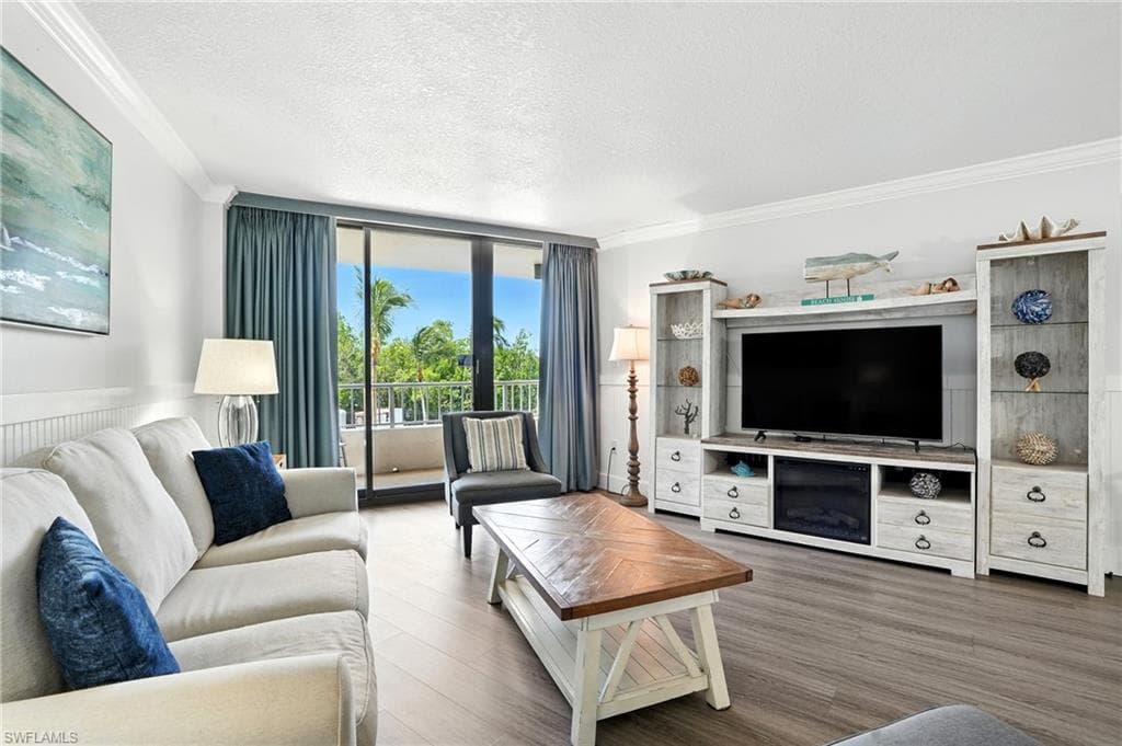 440 Seaview CT # 201, MARCO ISLAND FL 34145-9