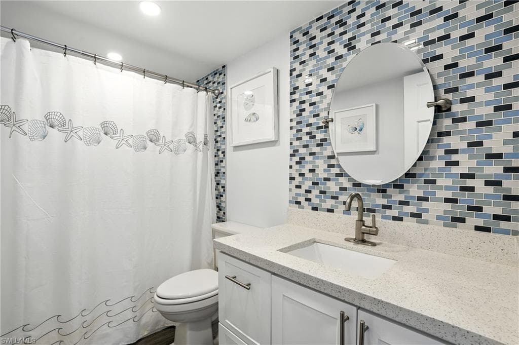 440 Seaview CT # 201, MARCO ISLAND FL 34145-18