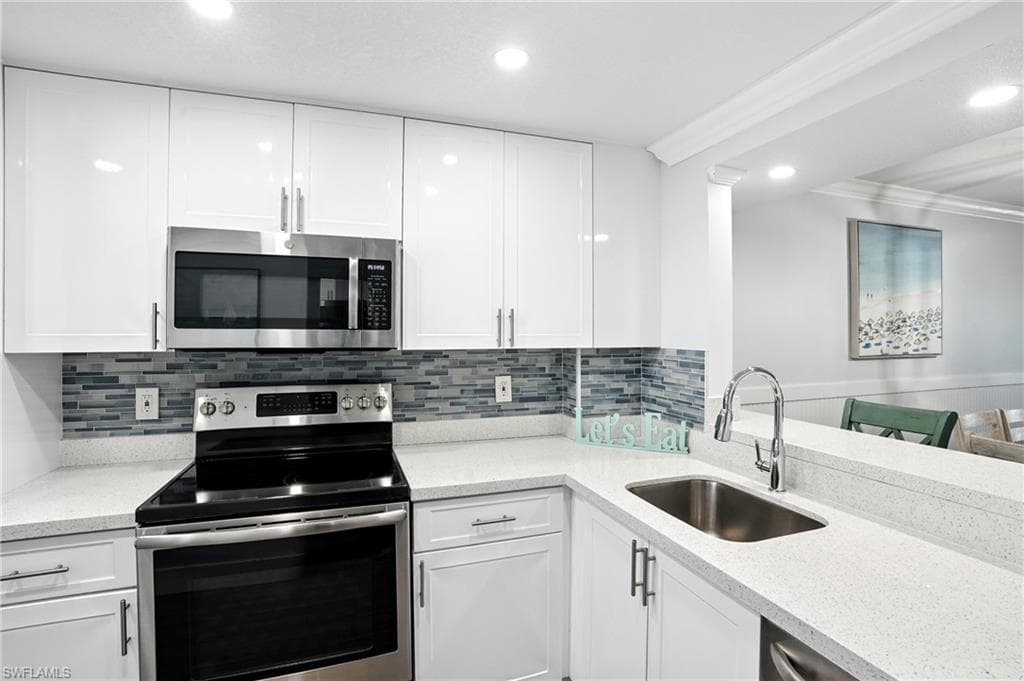 440 Seaview CT # 201, MARCO ISLAND FL 34145-3