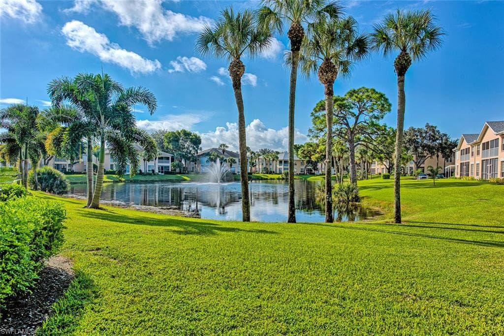774 Wiggins Lake DR # 106, NAPLES FL 34110-23