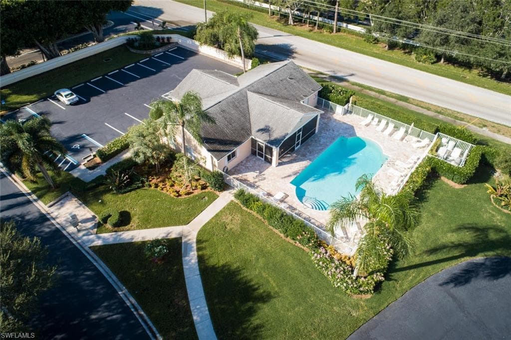 774 Wiggins Lake DR # 106, NAPLES FL 34110-32