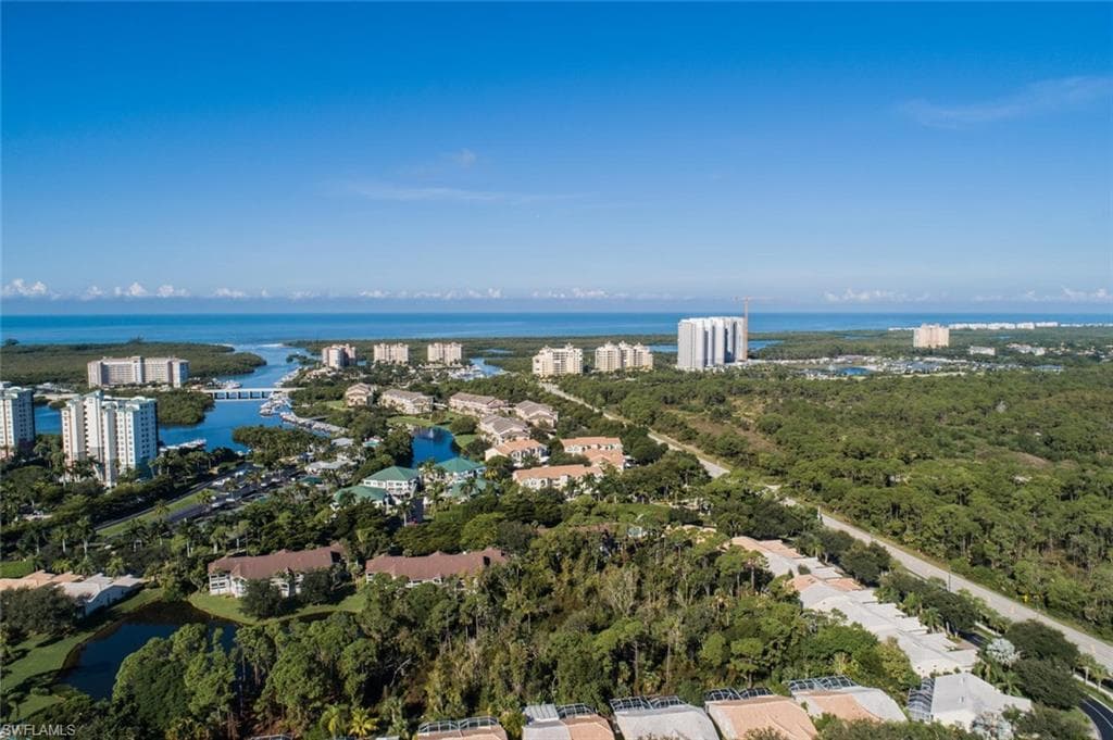 774 Wiggins Lake DR # 106, NAPLES FL 34110-28