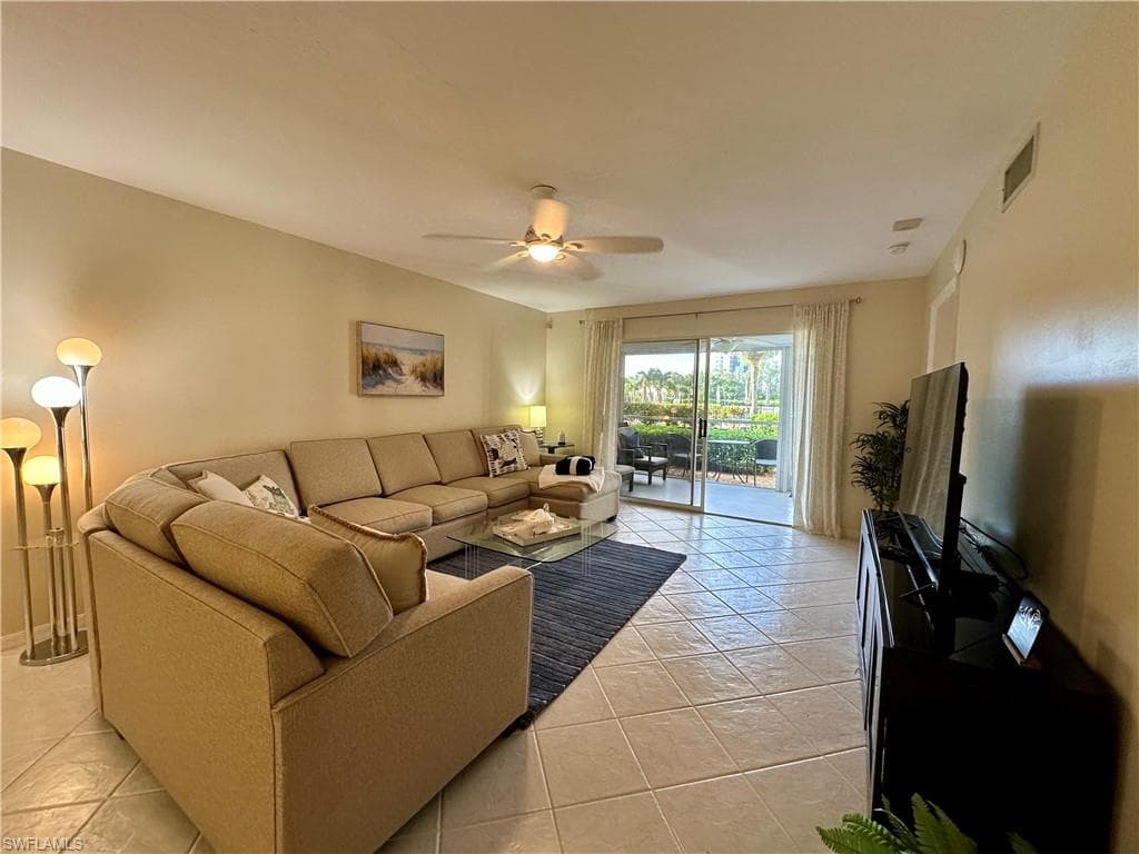 360 Horse Creek DR # 106, NAPLES FL 34110-8