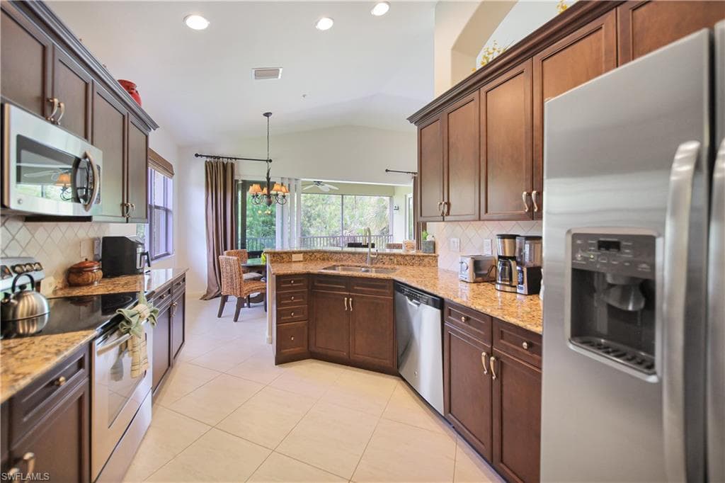 6641 Alden Woods CIR # 201, NAPLES FL 34113-6