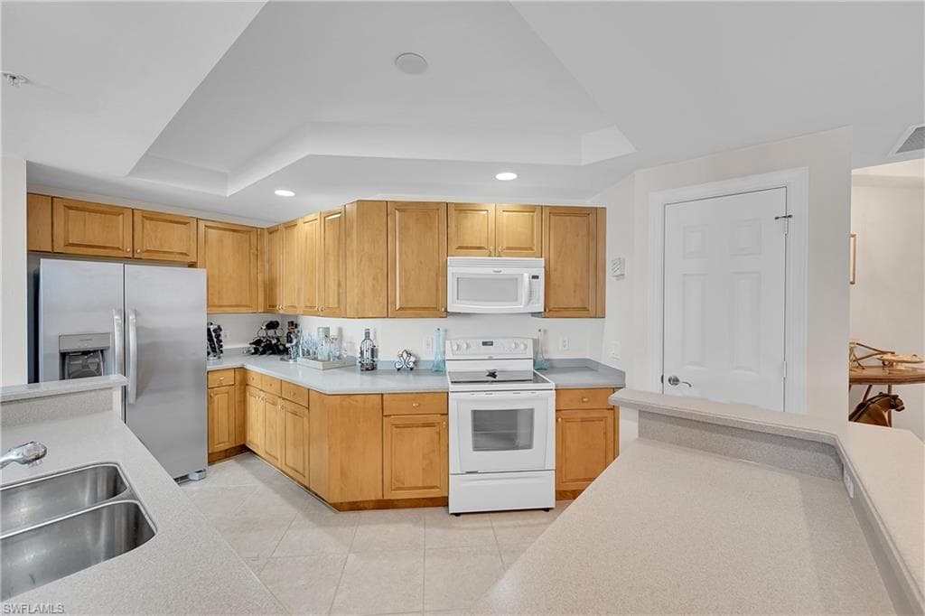 2743 1st ST # 2404, FORT MYERS FL 33916-6