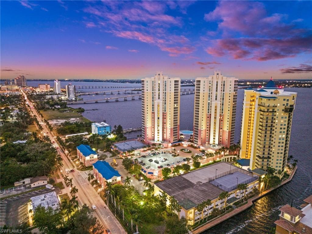 2743 1st ST # 2404, FORT MYERS FL 33916-2