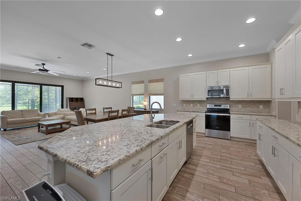 4072 Raffia DR, NAPLES FL 34119-4