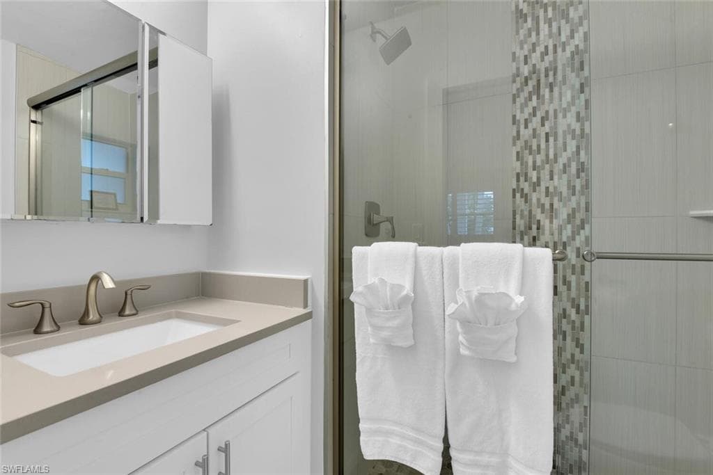 2048 Harbor LN, NAPLES FL 34104-15