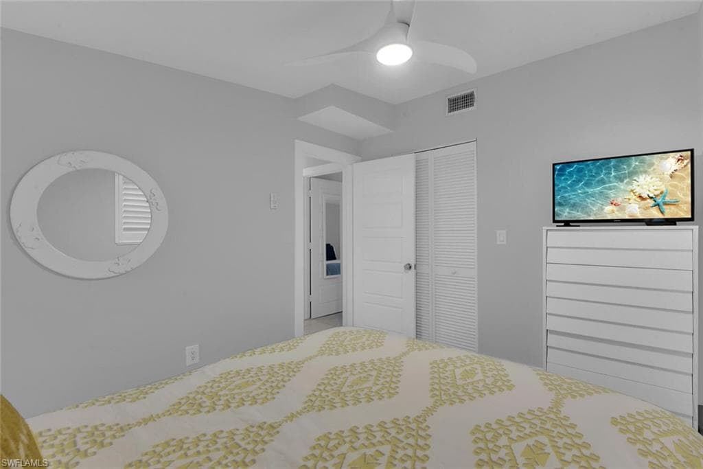 2048 Harbor LN, NAPLES FL 34104-21