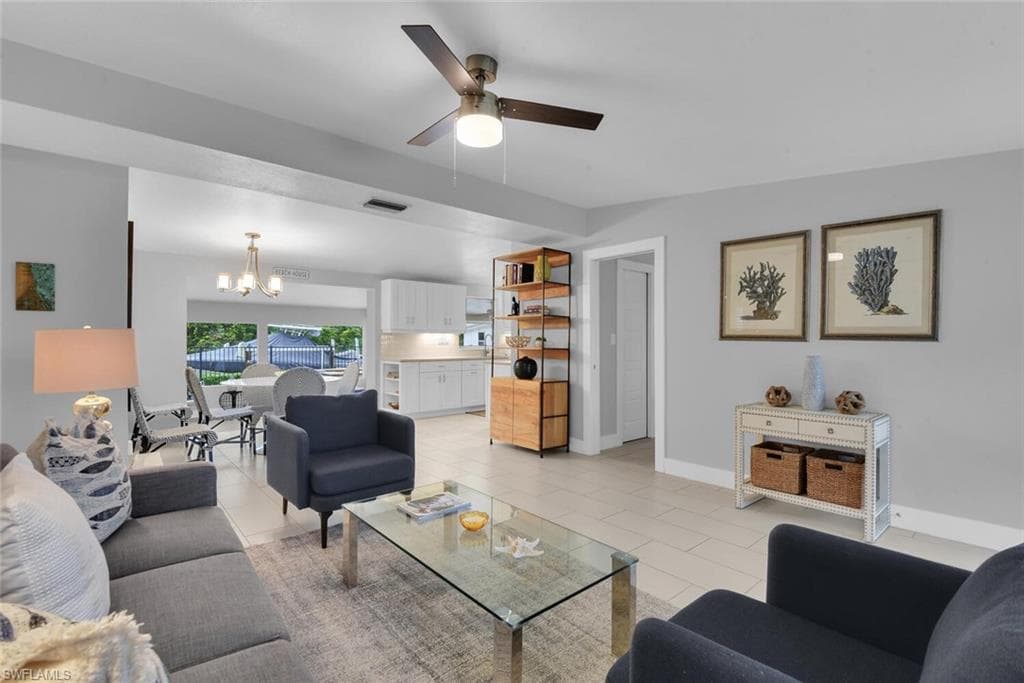 2048 Harbor LN, NAPLES FL 34104-2