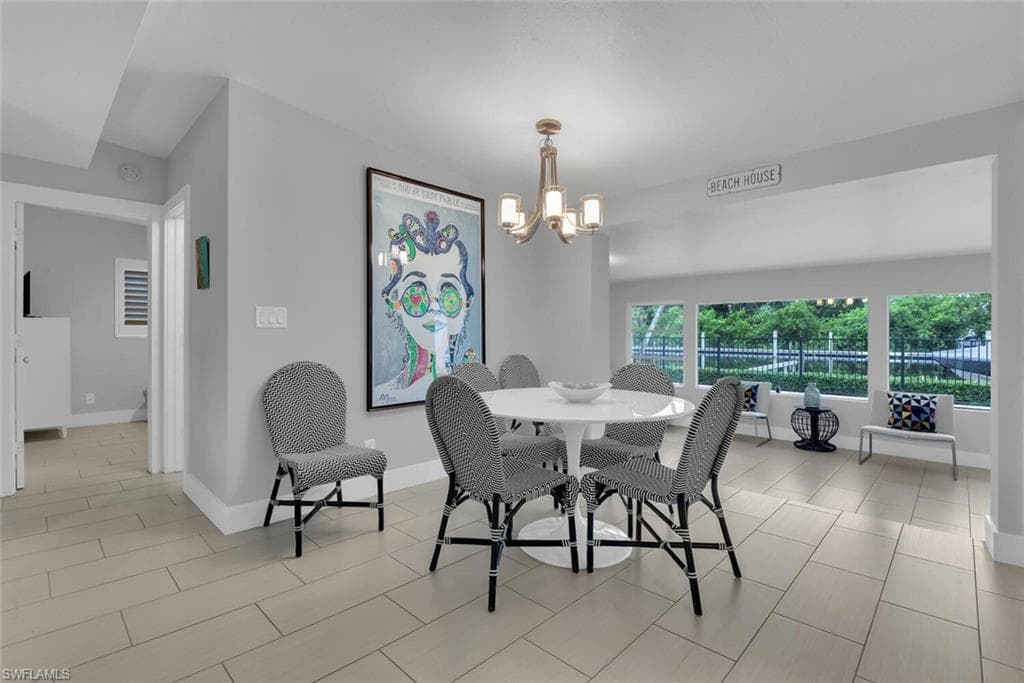 2048 Harbor LN, NAPLES FL 34104-9