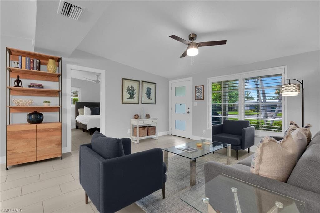 2048 Harbor LN, NAPLES FL 34104-3