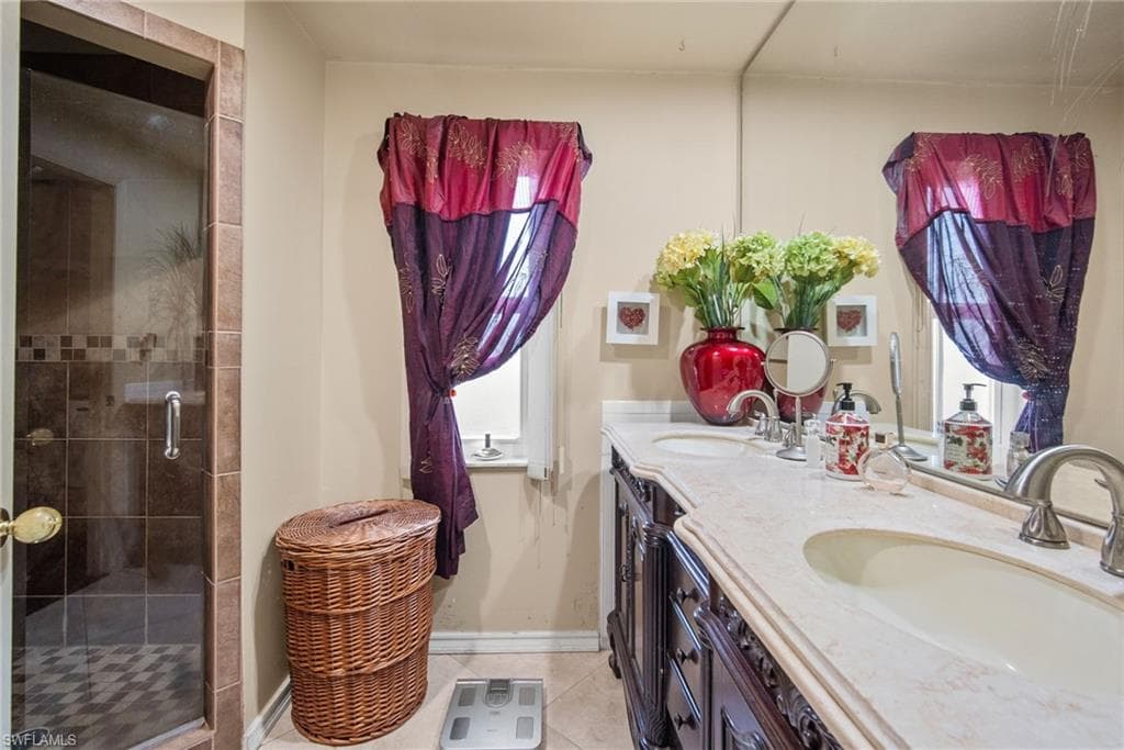 212 Willowick DR, NAPLES FL 34110-16