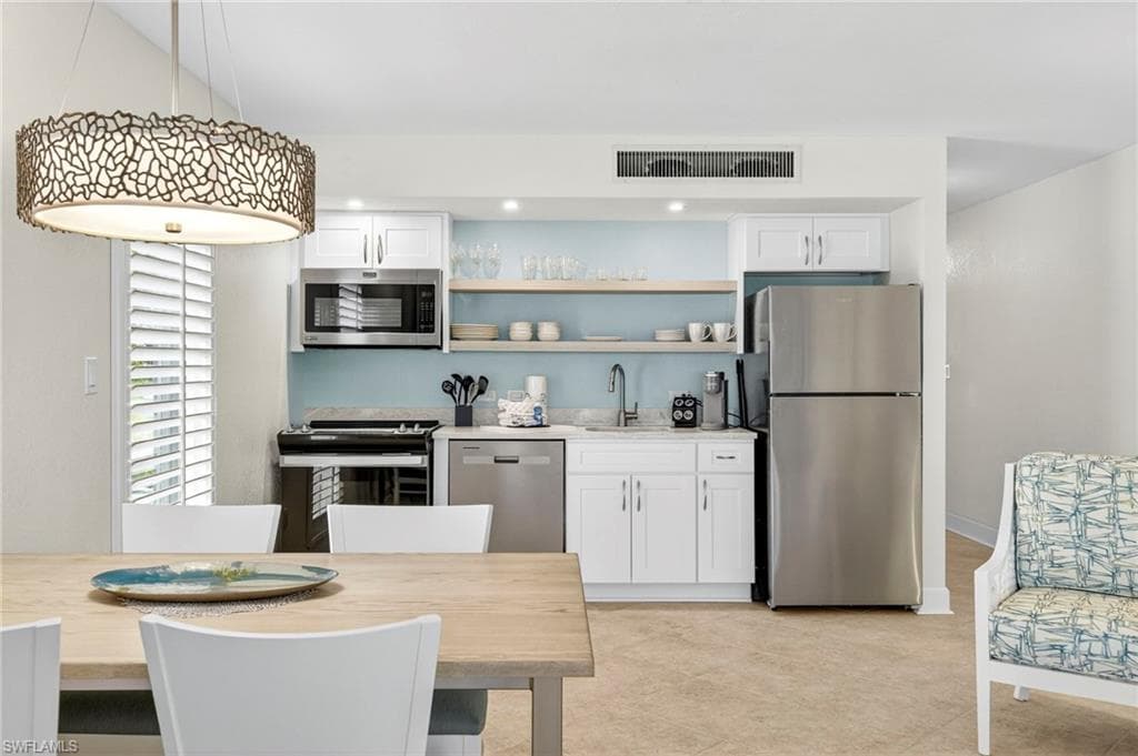 2255 W Gulf DR # 125, SANIBEL FL 33957-5
