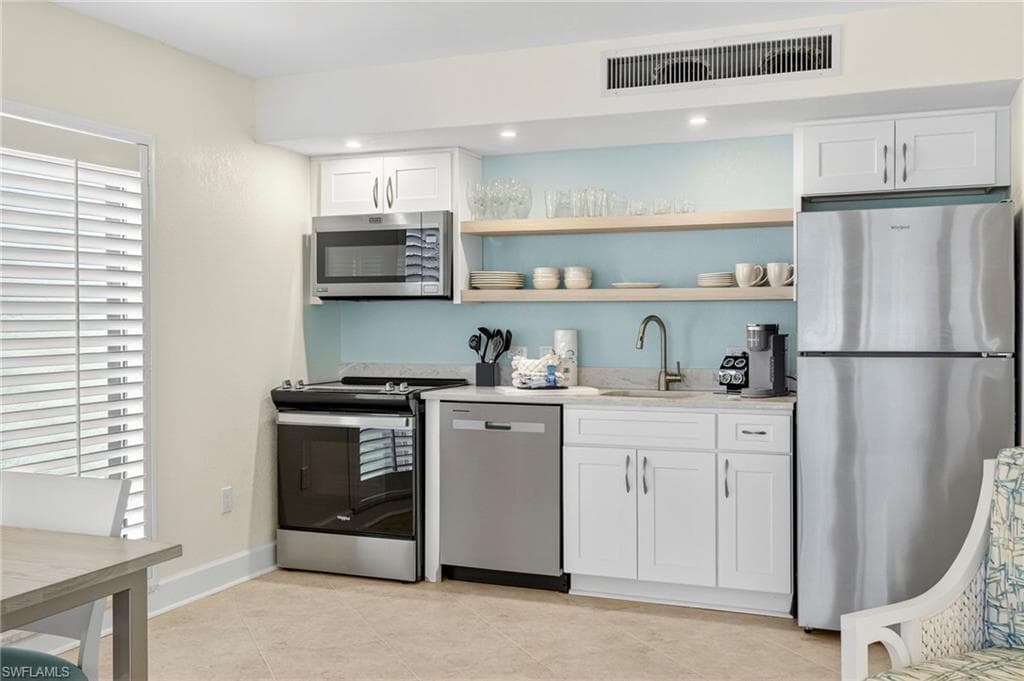 2255 W Gulf DR # 125, SANIBEL FL 33957-6