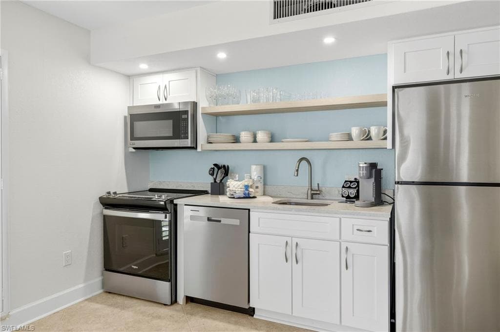 2255 W Gulf DR # 125, SANIBEL FL 33957-7