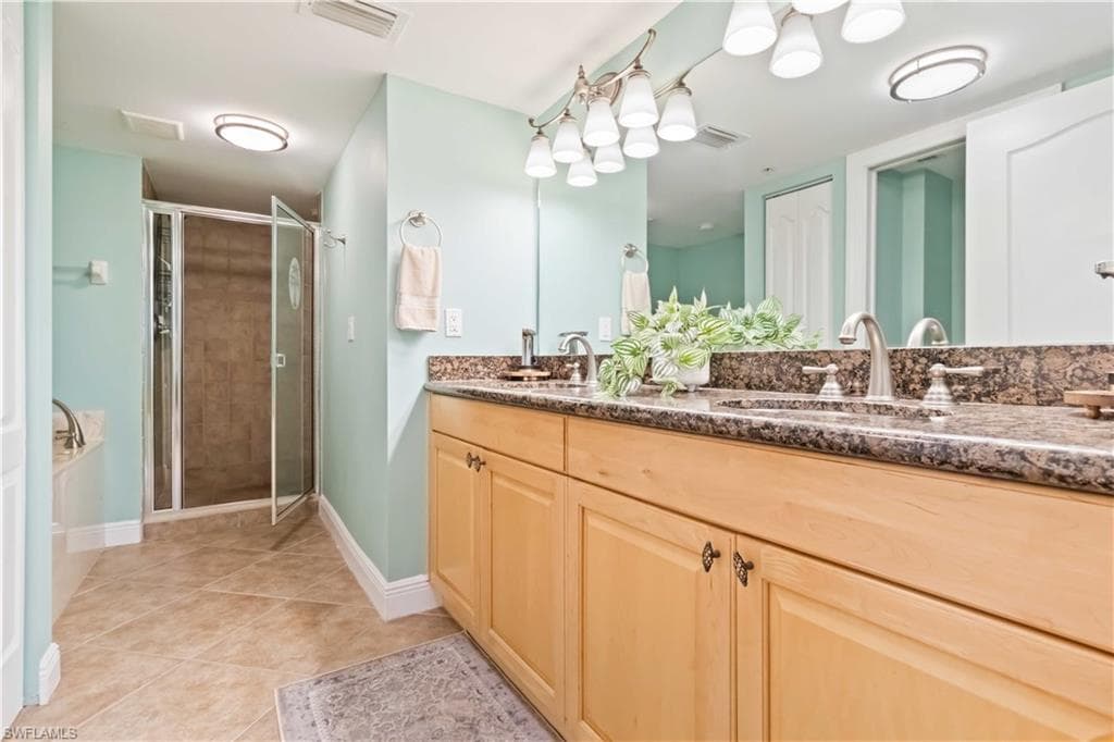 50 Meredith DR # 8, ENGLEWOOD FL 34223-27