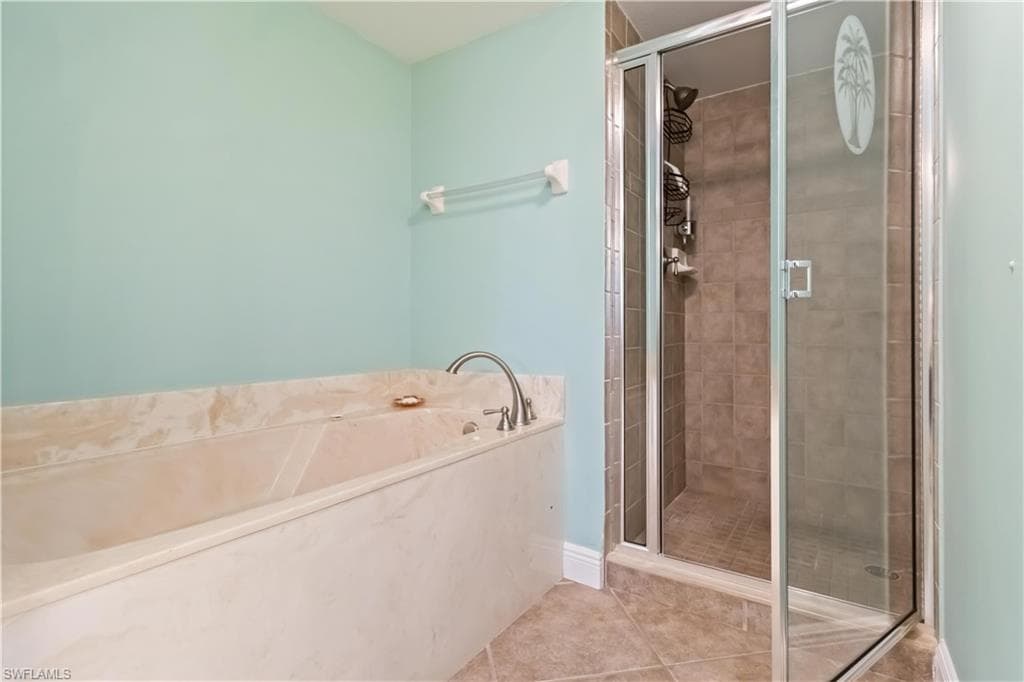 50 Meredith DR # 8, ENGLEWOOD FL 34223-28