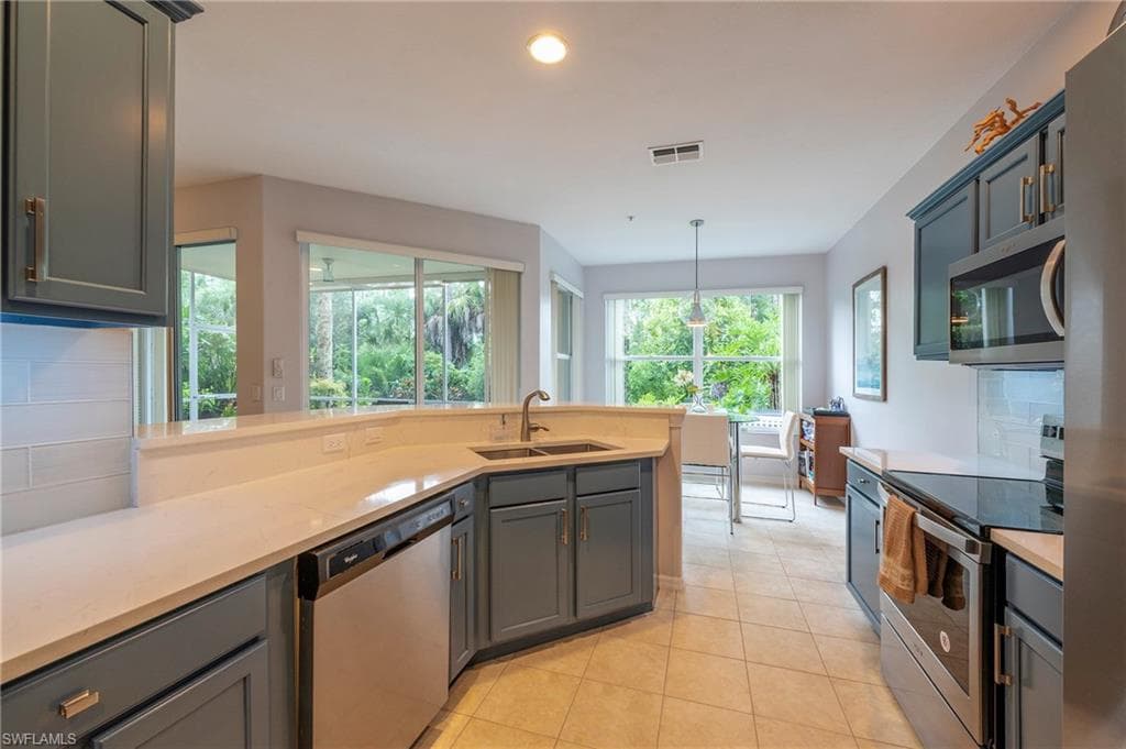 4675 Winged Foot CT # 102, NAPLES FL 34112-17