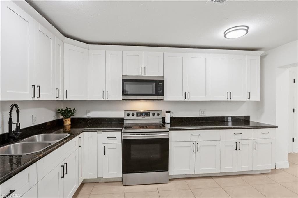 89 Cabana AVE, NORTH FORT MYERS FL 33903-5