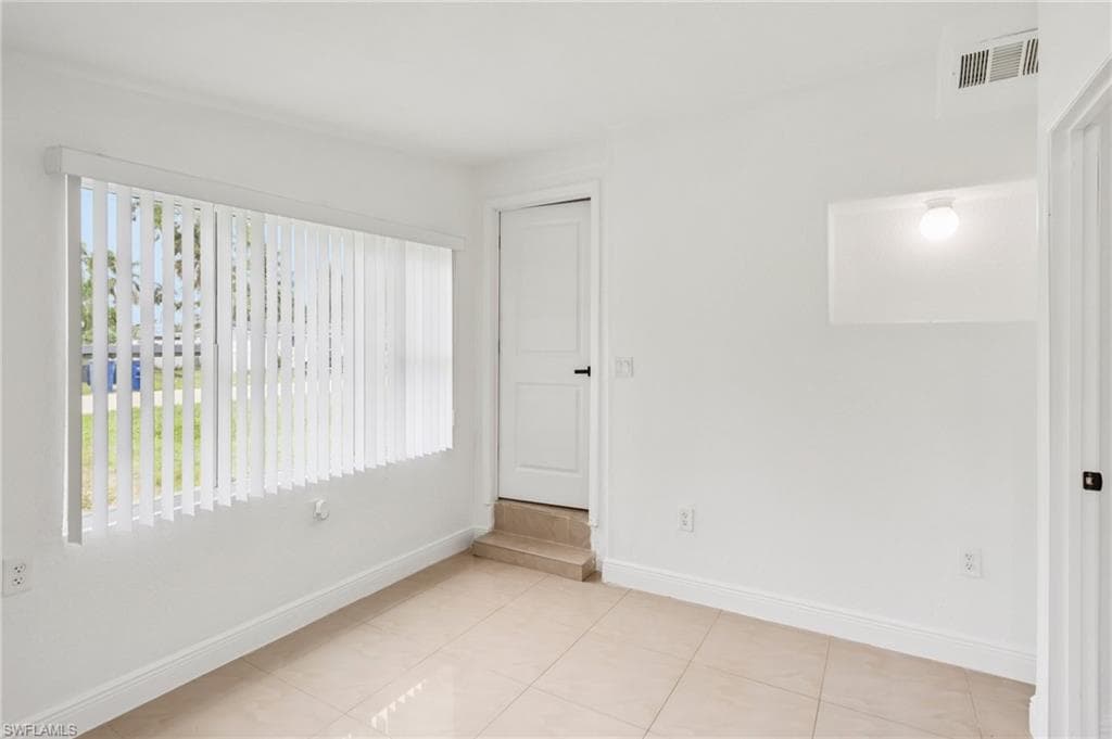 89 Cabana AVE, NORTH FORT MYERS FL 33903-8