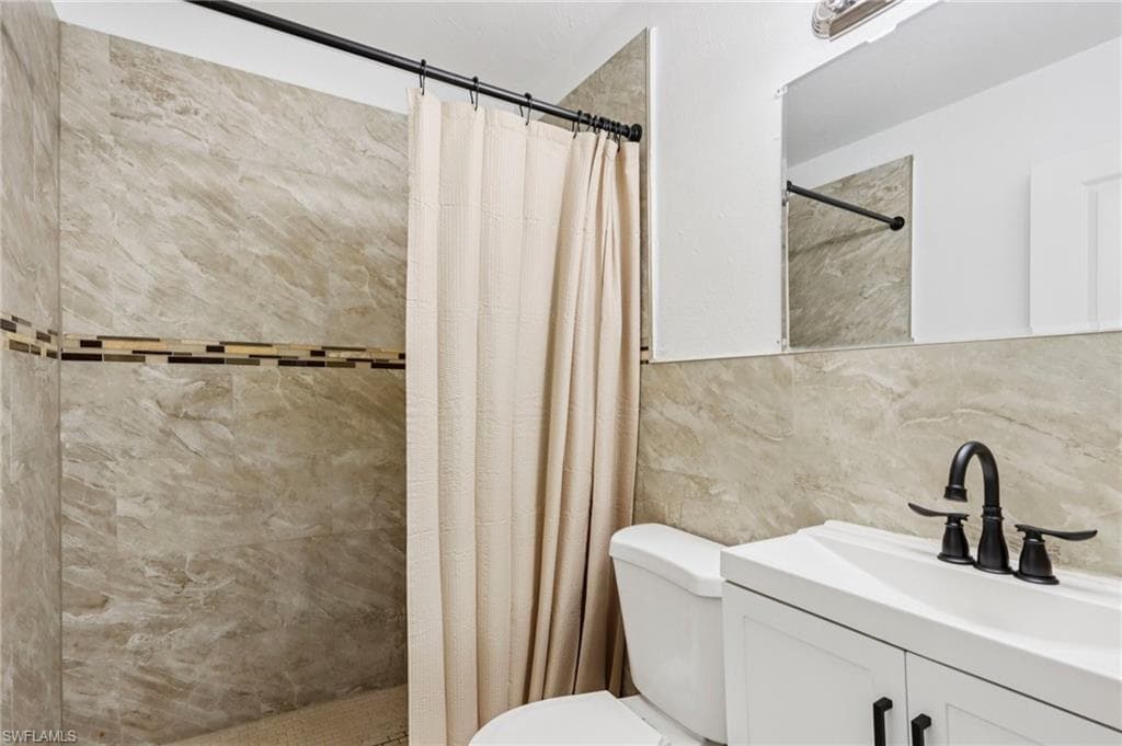 89 Cabana AVE, NORTH FORT MYERS FL 33903-13