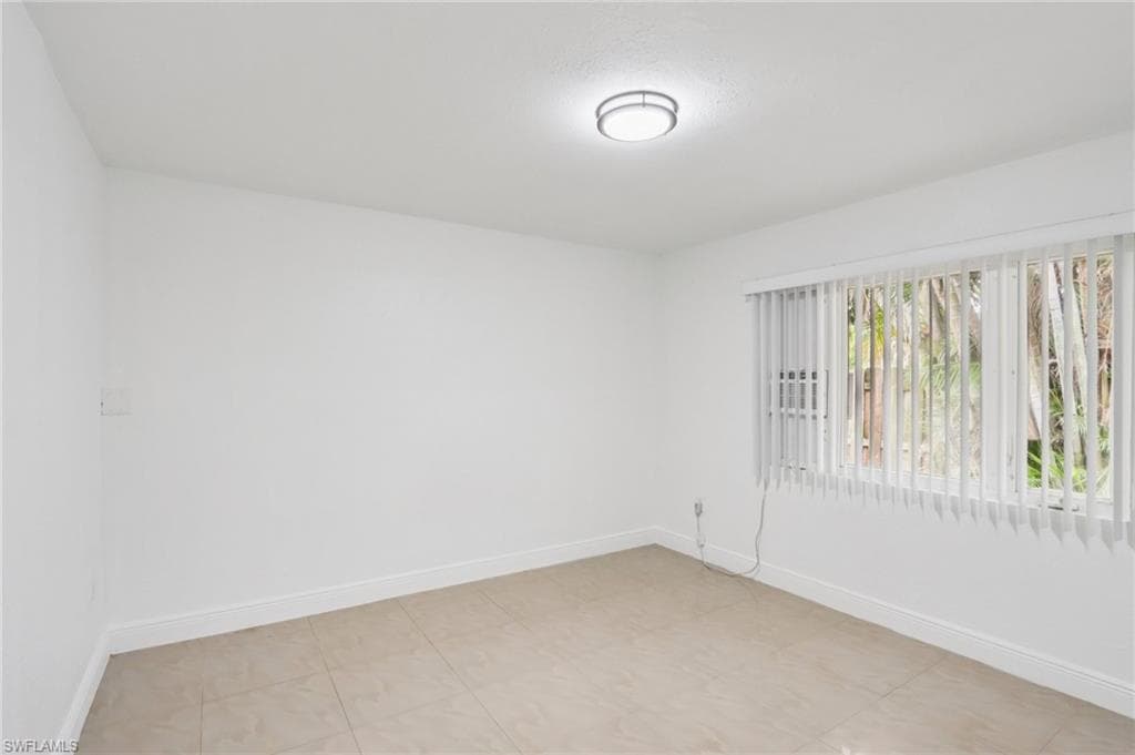 89 Cabana AVE, NORTH FORT MYERS FL 33903-14