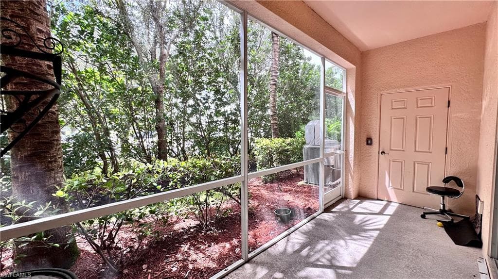 10066 Via Colomba CIR, FORT MYERS FL 33966-22