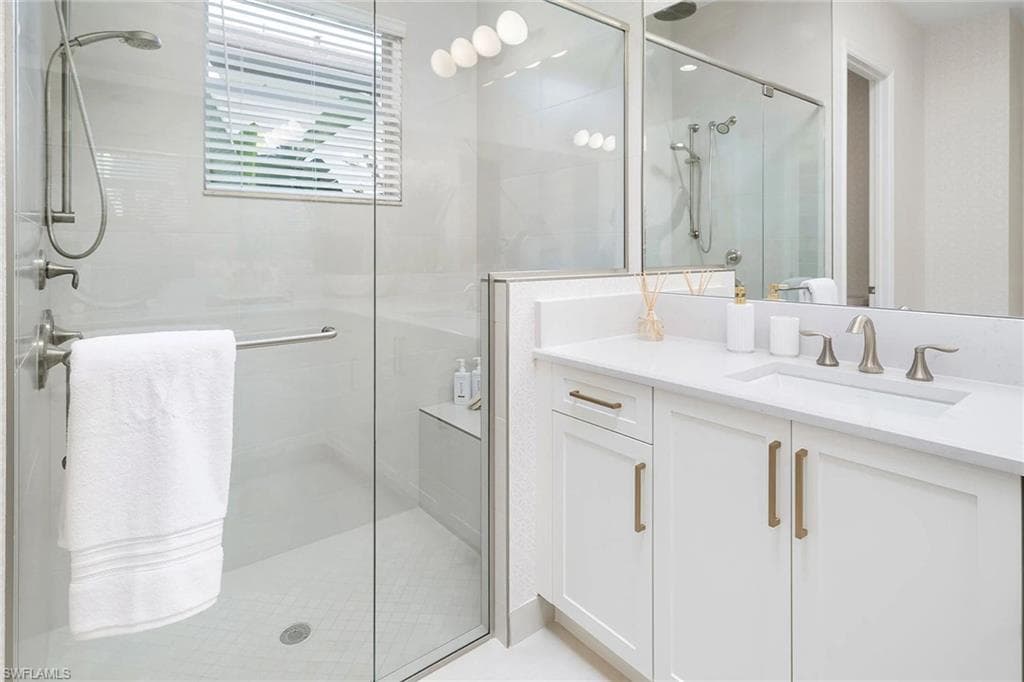 2440 Cambridge WAY, NAPLES FL 34112-9