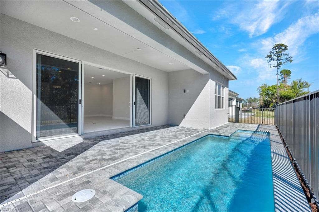 2440 Cambridge WAY, NAPLES FL 34112-17