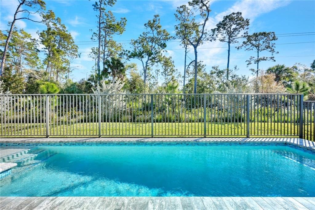 2440 Cambridge WAY, NAPLES FL 34112-18