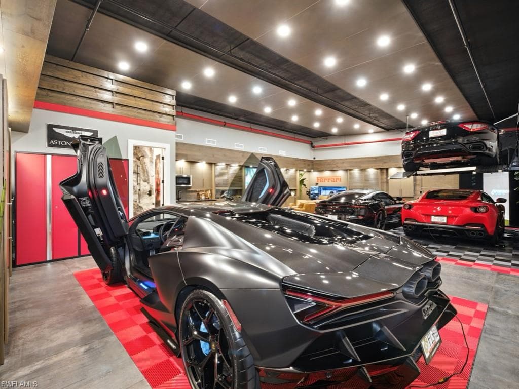 994 N Barfield DR # 11, MARCO ISLAND FL 34145-15