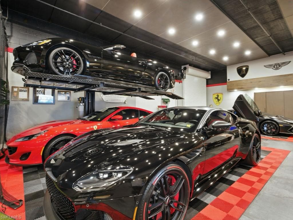 994 N Barfield DR # 11, MARCO ISLAND FL 34145-19