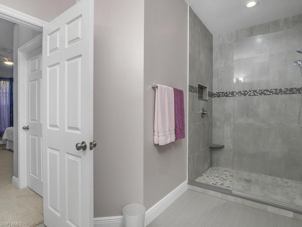 23252 Grassy Pine DR, ESTERO FL 33928-2