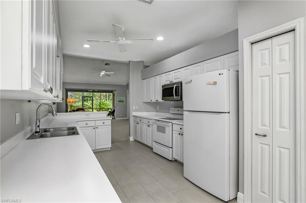 23252 Grassy Pine DR, ESTERO FL 33928-19