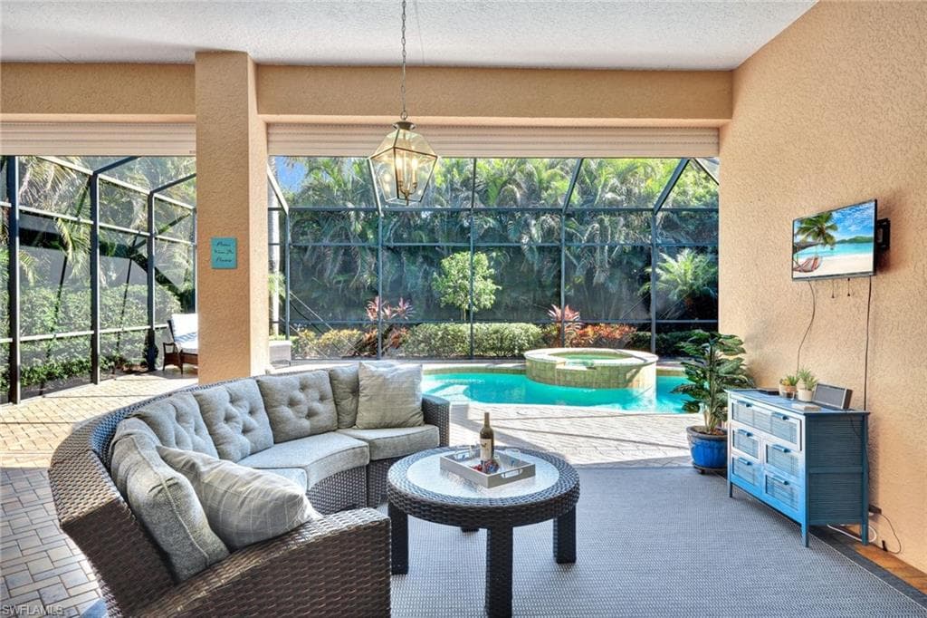 5620 Hammock Isles DR, NAPLES FL 34119-22