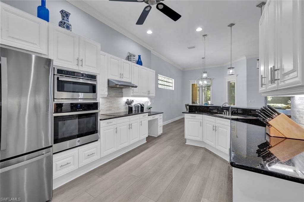 5620 Hammock Isles DR, NAPLES FL 34119-9