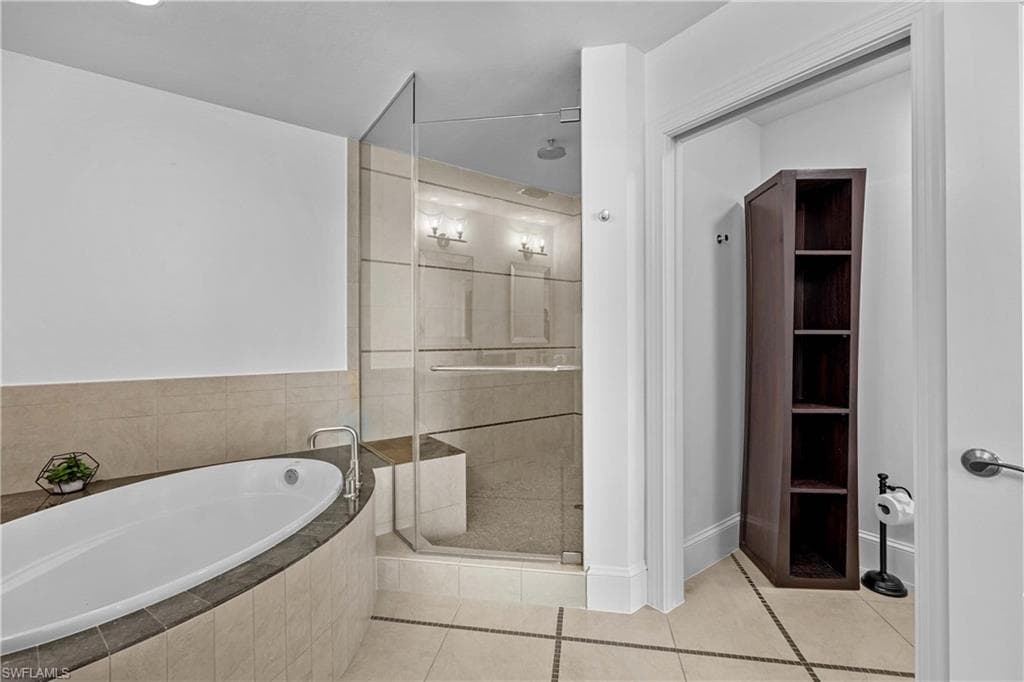 9115 Strada PL # 5511, NAPLES FL 34108-14