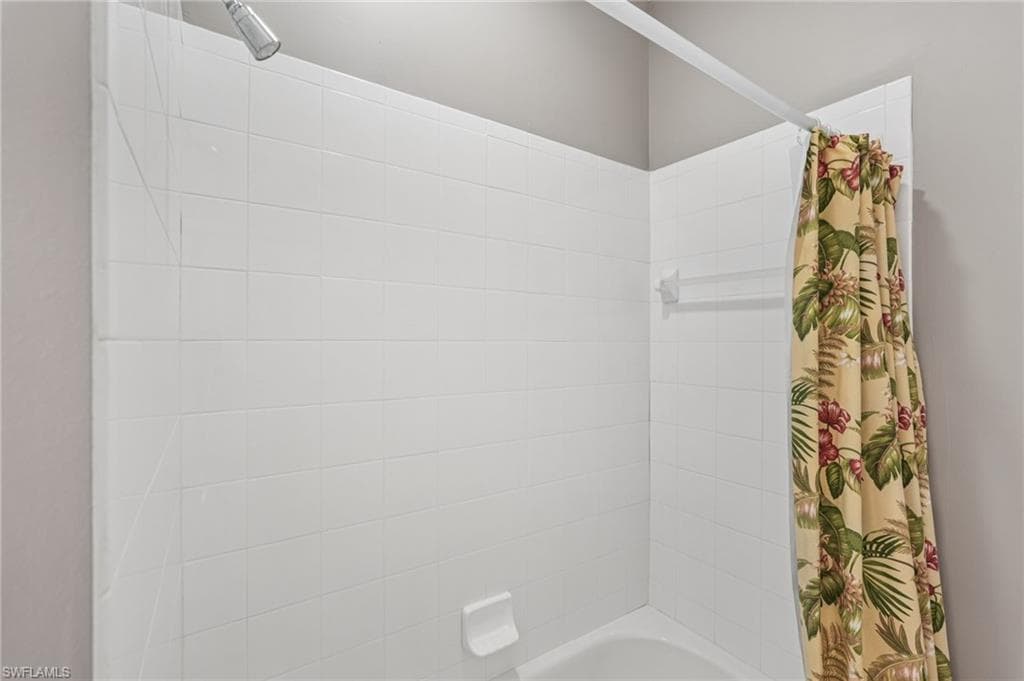 2700 Cypress Trace CIR # 3134, NAPLES FL 34119-20