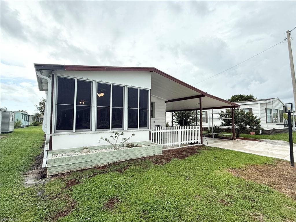 3404 Rainbow LN, NORTH FORT MYERS FL 33903-1