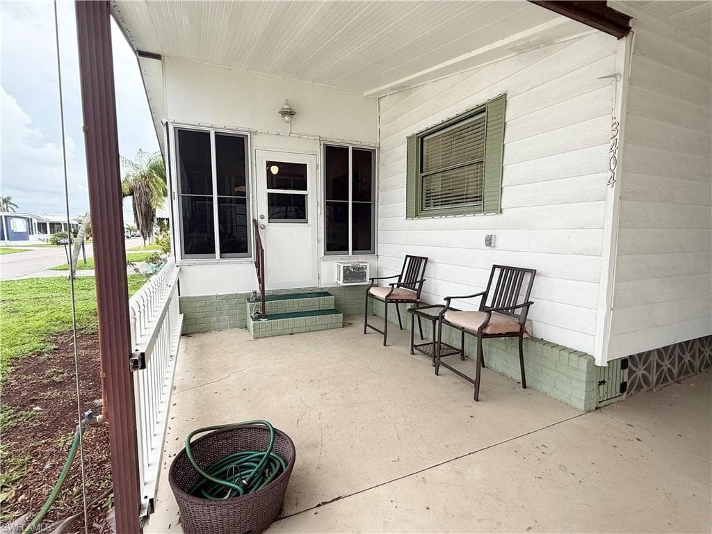 3404 Rainbow LN, NORTH FORT MYERS FL 33903-2