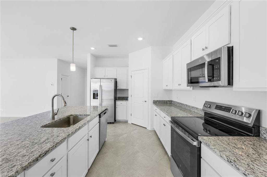 3928 Sweet Alyssum TER, ALVA FL 33920-8