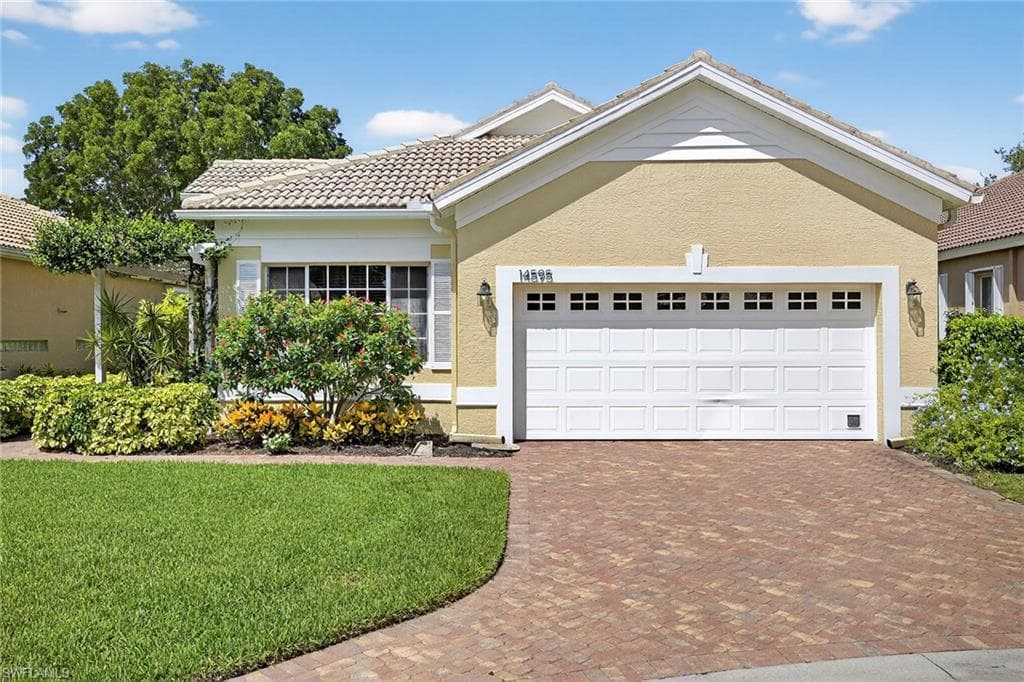 14595 Glen Eden DR, NAPLES FL 34110-1