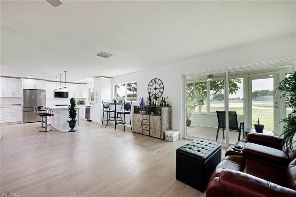 1404 Myerlee Country Club BLVD, FORT MYERS FL 33919-10