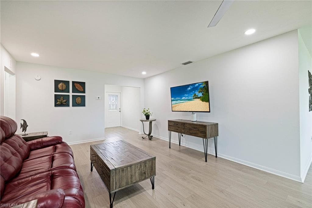 1404 Myerlee Country Club BLVD, FORT MYERS FL 33919-7