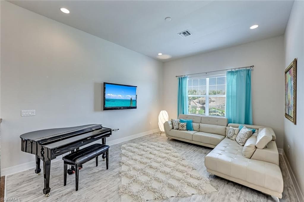 6582 Monterey PT, NAPLES FL 34105-12