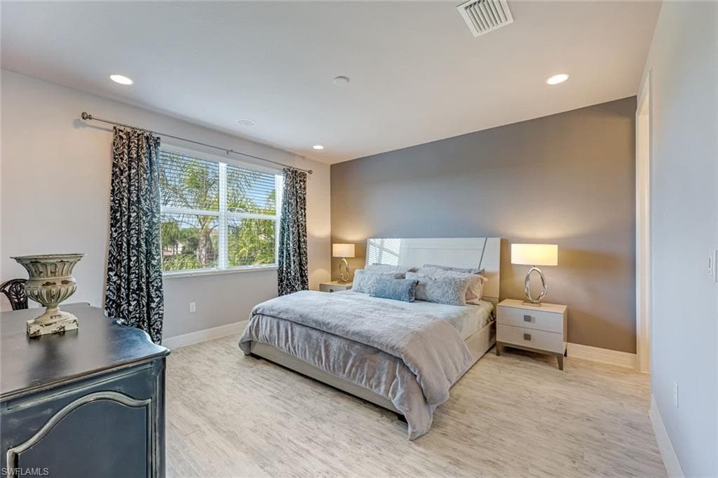 6582 Monterey PT, NAPLES FL 34105-19