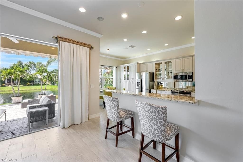 6582 Monterey PT, NAPLES FL 34105-8