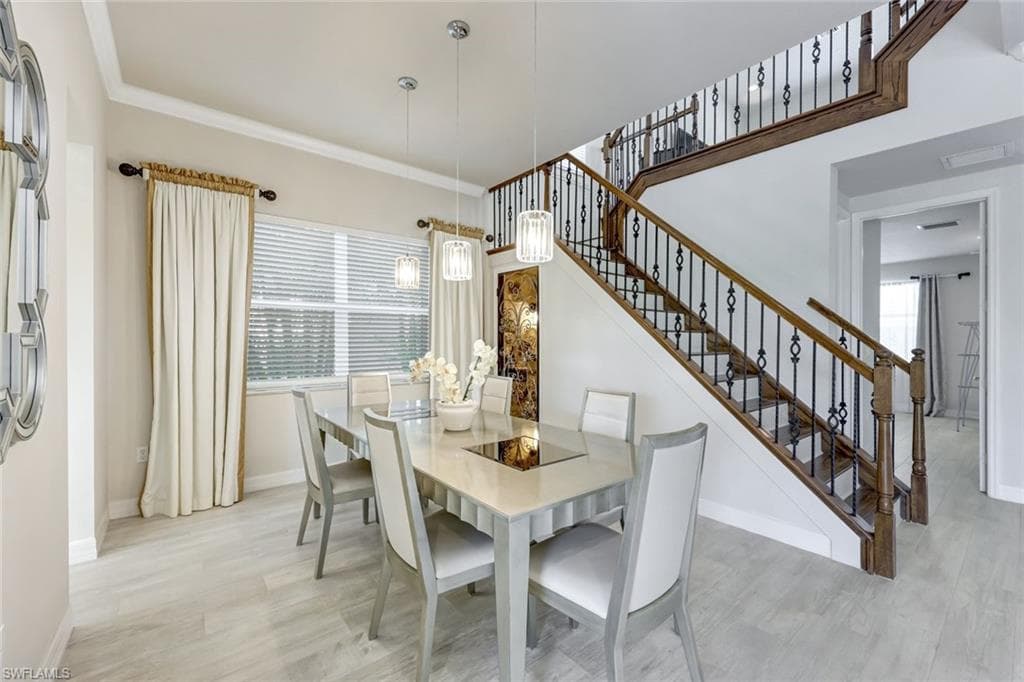 6582 Monterey PT, NAPLES FL 34105-9